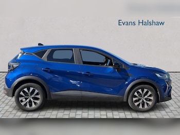 Used Renault Captur 2025 for sale - 79148005: Photo