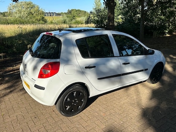 Used Renault Clio 2007 for sale - 79092561: Photo