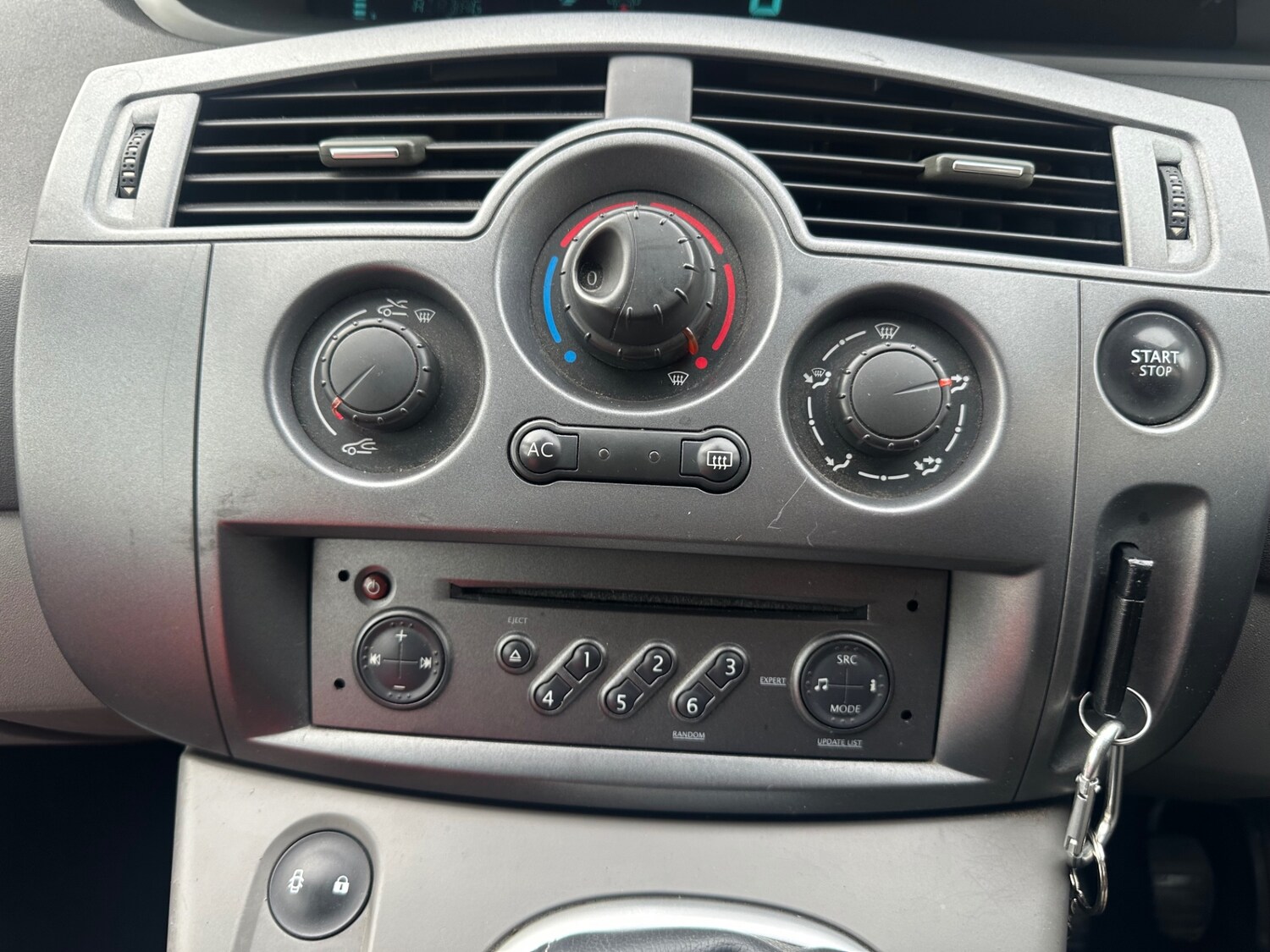 Used Renault Grand Scenic 2006 for sale - 77485505: Photo 11