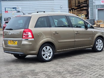 2013 - 1.6i [115] Design Nav 5dr. LONG MOT. FULL SERVICE HISTORY. PARKING SENSORS