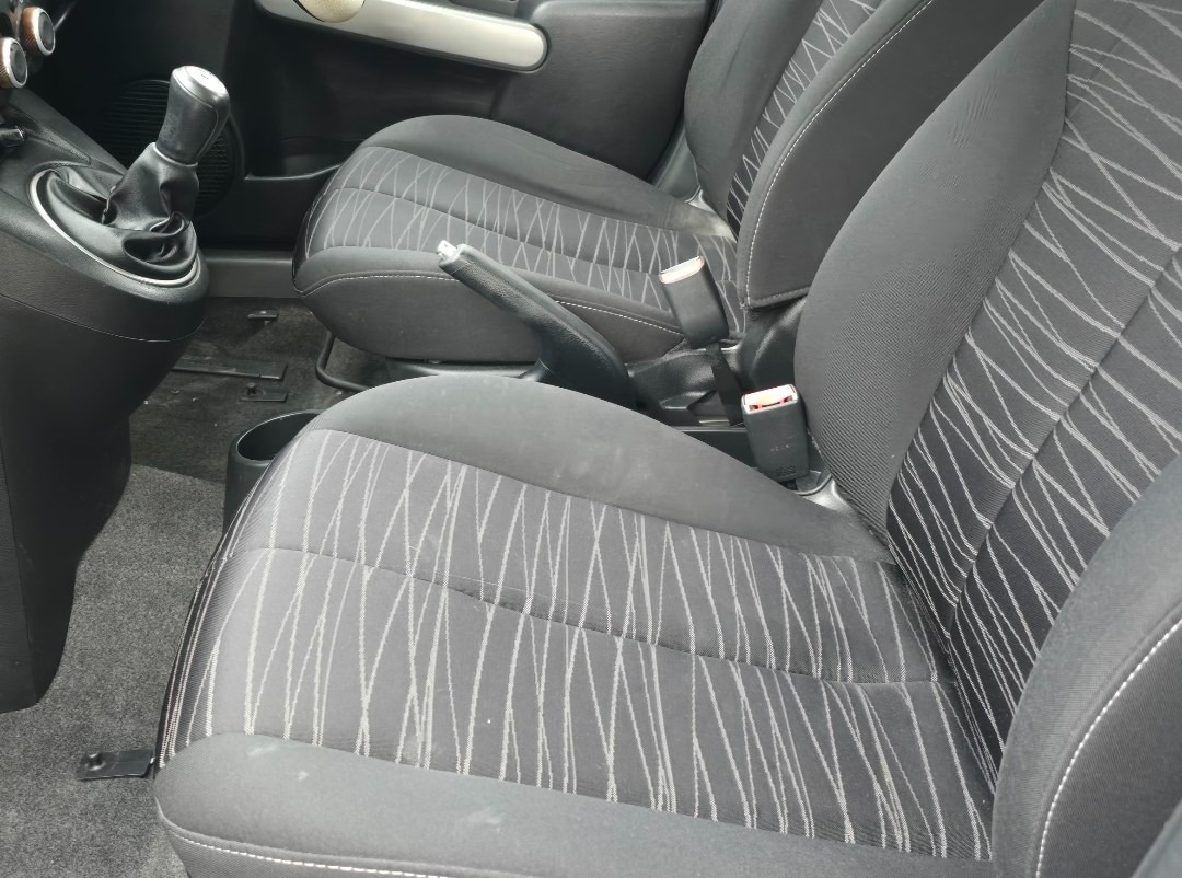 Used Mazda Mazda2 2010 for sale - 76208998: Photo 11