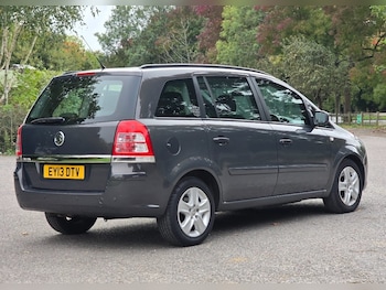 2013 - 1.6i [115] EXCLUSIVE 5DR 1 YEAR MOT. SERVICE HISTORY. 3 OWNERS. PARKING AID