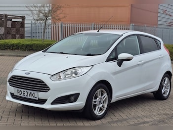 2014 - 1.25 82 Zetec 5dr. LONG MOT. FULL SERVICE HISTORY. PRIVACY GLASS. 2 KEYS.