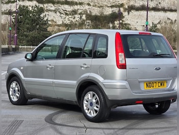 2007 - 1.6 Zetec 5dr Auto [Climate]. LONG MOT. FULL SERVICE HISTORY. 3 OWNERS.