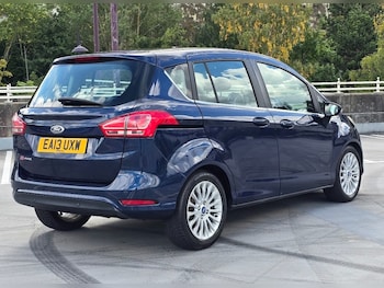 2013 - 1.6 TITANIUM 5dr AUTOMATIC. MOT JULY 2026. FULL SERVICE HISTORY. 2 KEYS.