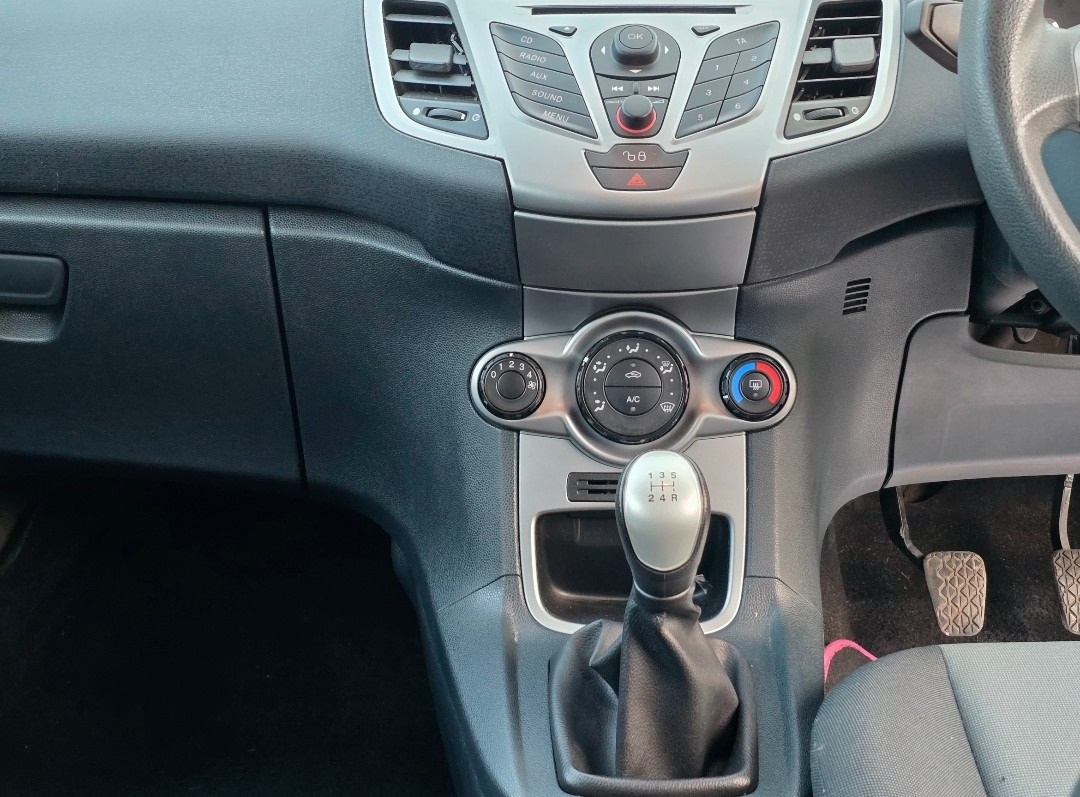 Used Ford Fiesta 2010 for sale - 76394948: Photo 11