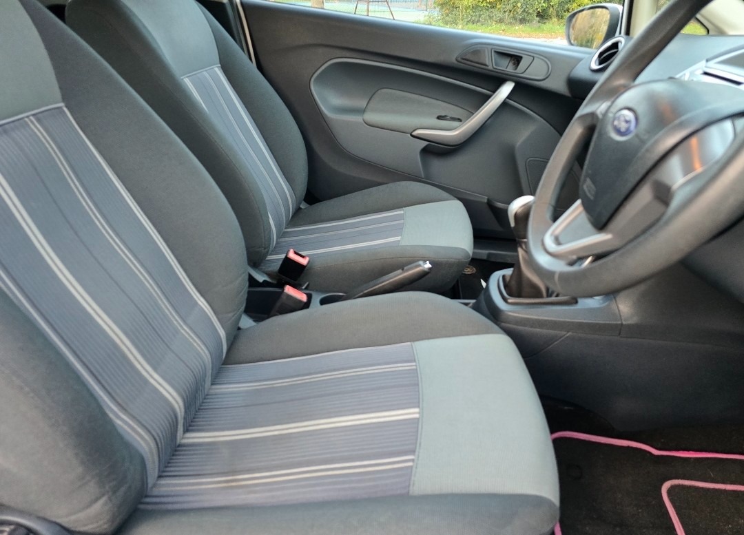 Used Ford Fiesta 2010 for sale - 76394948: Photo 9