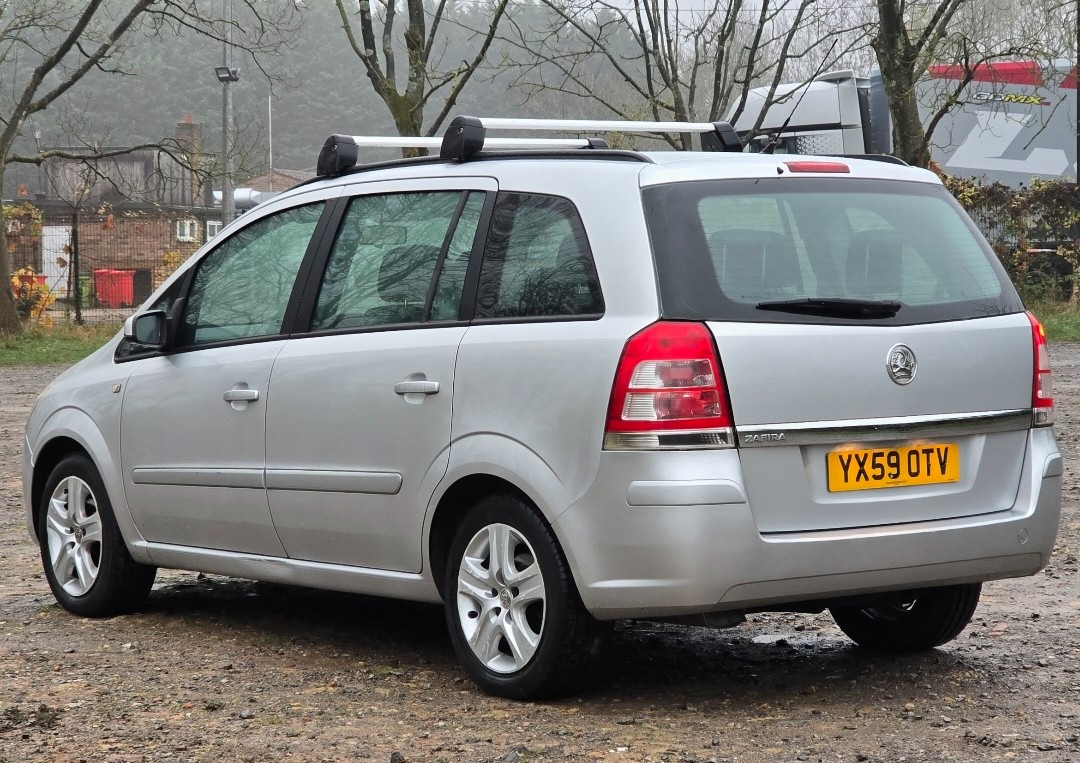 Used Vauxhall Zafira 2010 for sale - 76590233: Photo 2