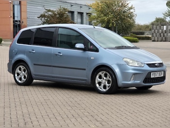 2007 (57) - 2.0 Zetec 5dr AUTO. 1 YEAR MOT. SERVICE HISTORY. PRIVACY GLASS. PARKING AID