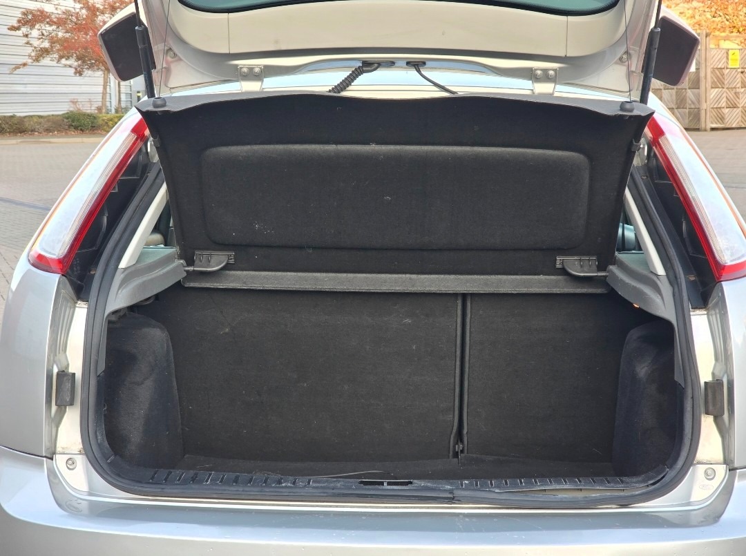 Used Ford Focus 2010 for sale - 76941417: Photo 12