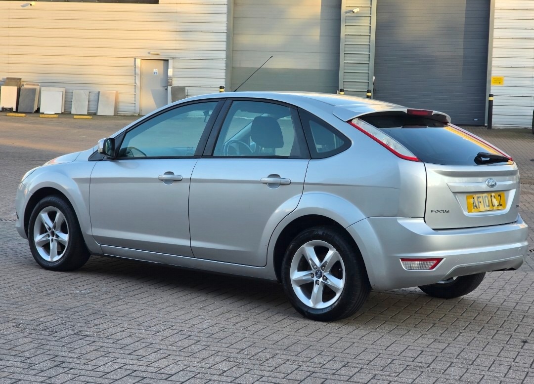 Used Ford Focus 2010 for sale - 76941417: Photo 2