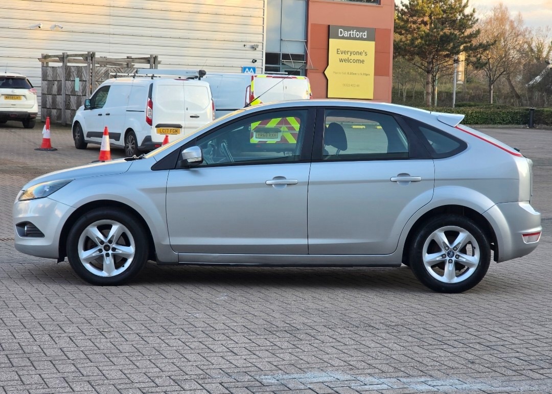 Used Ford Focus 2010 for sale - 76941417: Photo 6