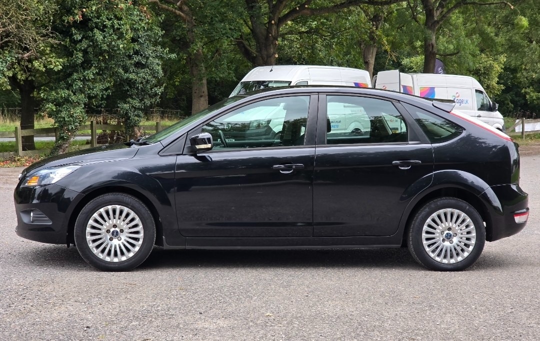 Used Ford Focus 2011 for sale - 76076960: Photo 6