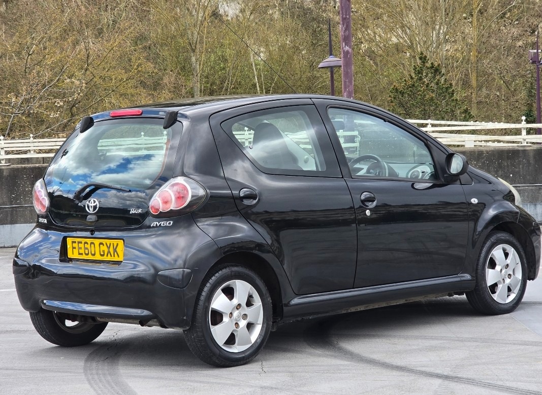 Used Toyota AYGO 2011 for sale - 78013052: Photo 2