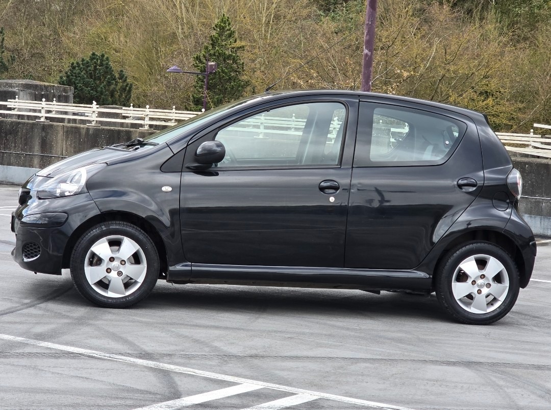 Used Toyota AYGO 2011 for sale - 78013052: Photo 5