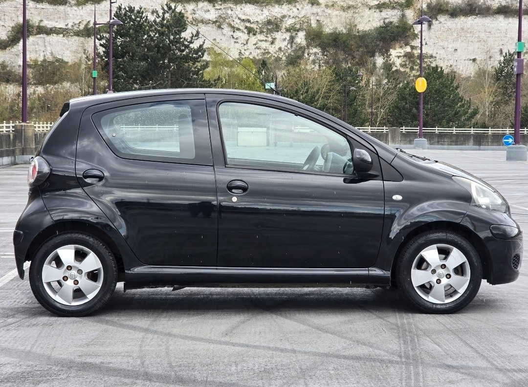 Used Toyota AYGO 2011 for sale - 78013052: Photo 6