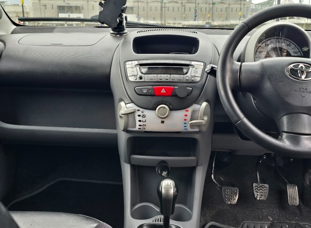 Used Toyota AYGO 2011 for sale - 78013052: Photo 9