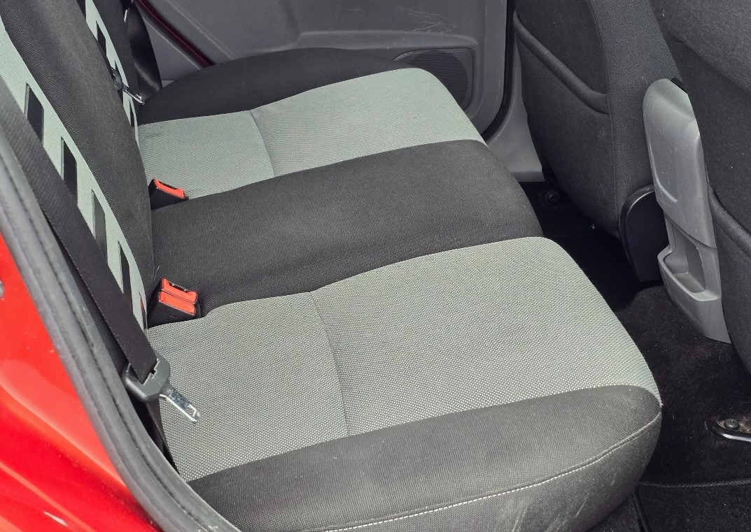 Used Ford Focus 2010 for sale - 77605517: Photo 11