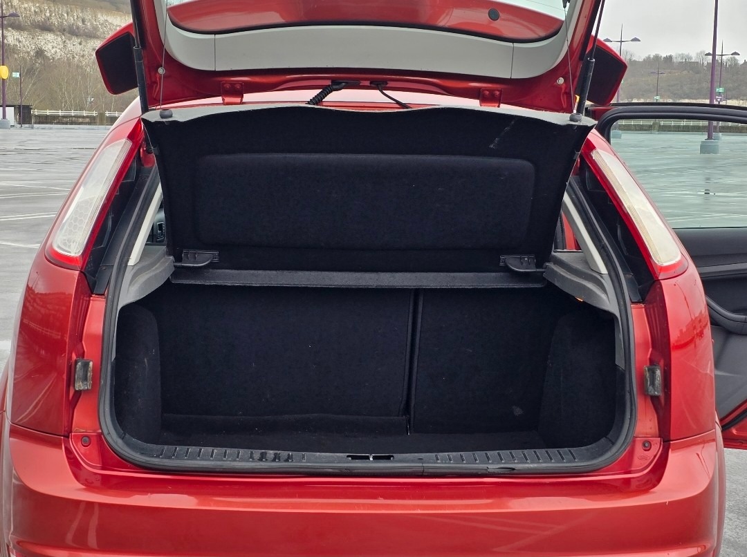 Used Ford Focus 2010 for sale - 77605517: Photo 12