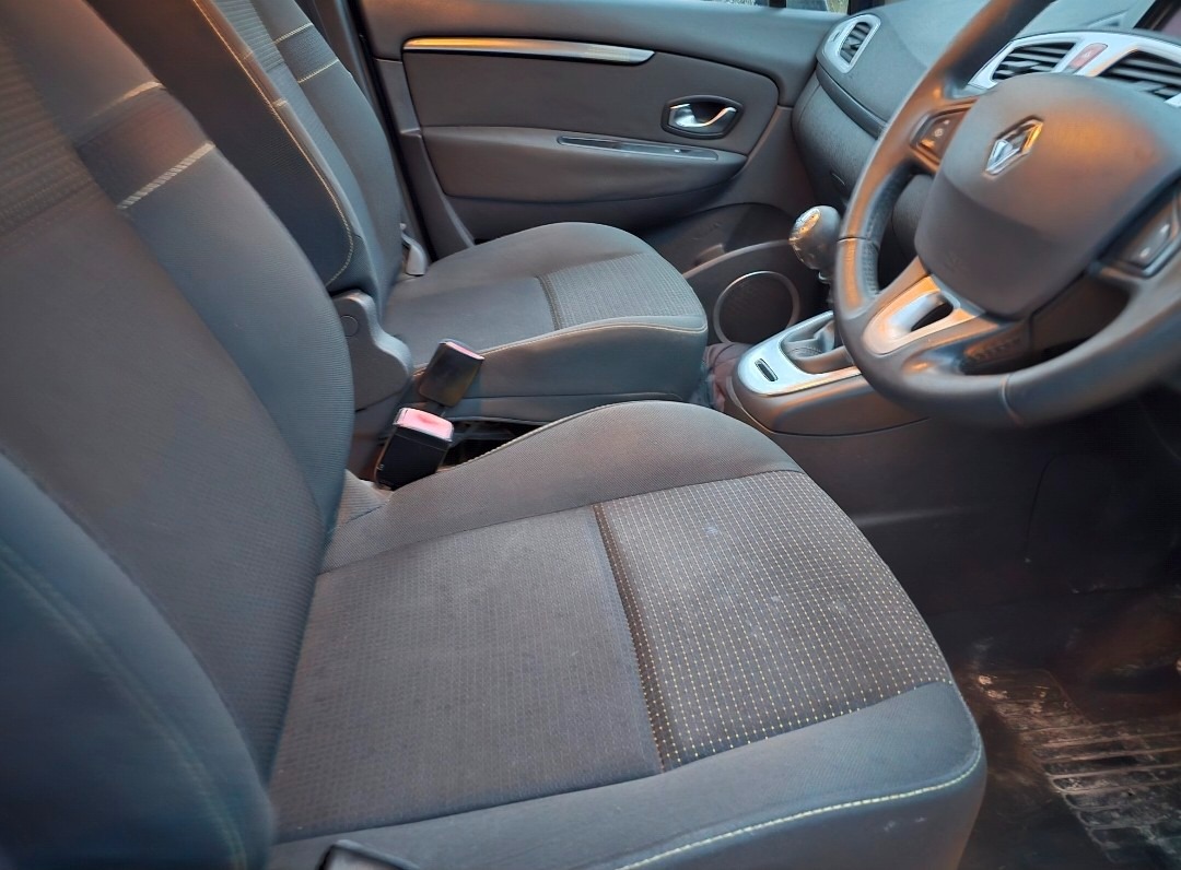 Used Renault Grand Scenic 2010 for sale - 76984600: Photo 10