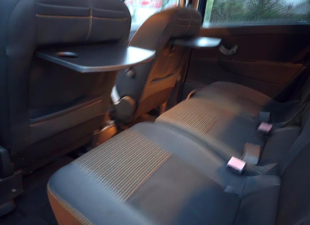 Used Renault Grand Scenic 2010 for sale - 76984600: Photo 12