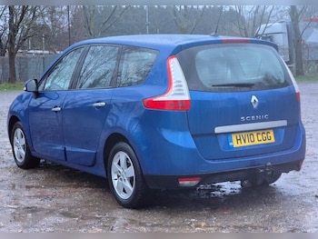 Used Renault Grand Scenic 2010 for sale - 76984600: Photo