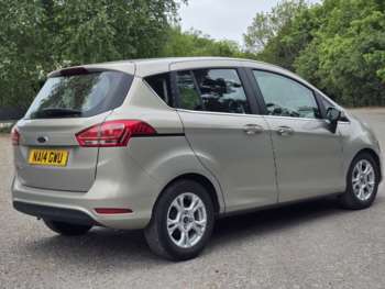2014 - 1.6 ZETEC 5DR AUTOMATIC. 1 YEAR MOT. PARKING AID. FULL SERVICE HISTORY.