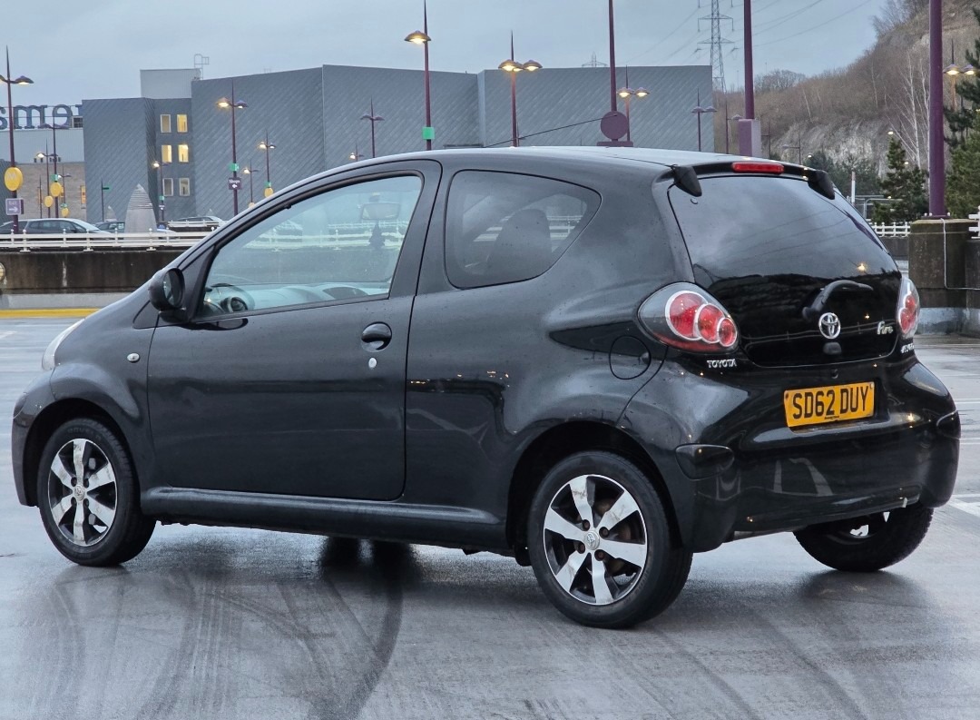 Used Toyota AYGO 2013 for sale - 77152247: Photo 2