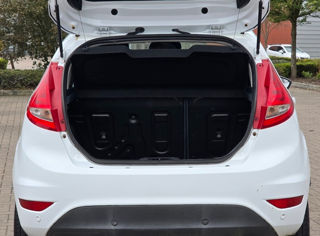 Used Ford Fiesta 2011 for sale - 78043140: Photo 11