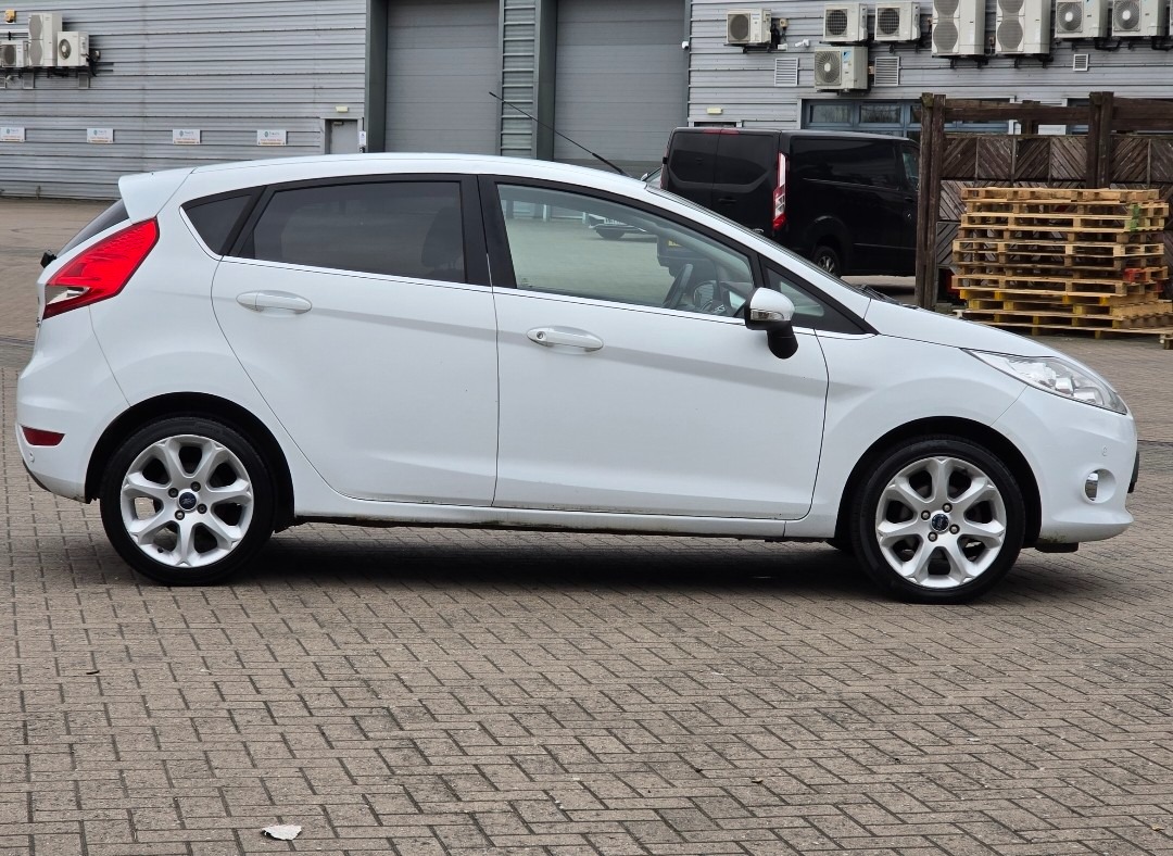 Used Ford Fiesta 2011 for sale - 78043140: Photo 5