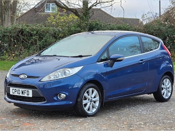 2010 - 1.25 Zetec 3dr [82]. MOT OCT. 2026. FULL SERVICE HISTORY. 4 OWNERS. 2 KEYS