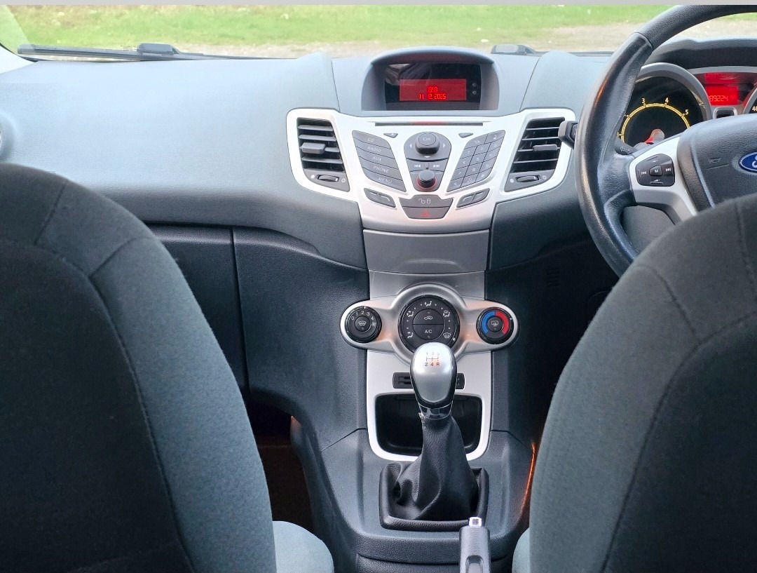 Used Ford Fiesta 2010 for sale - 76908205: Photo 9