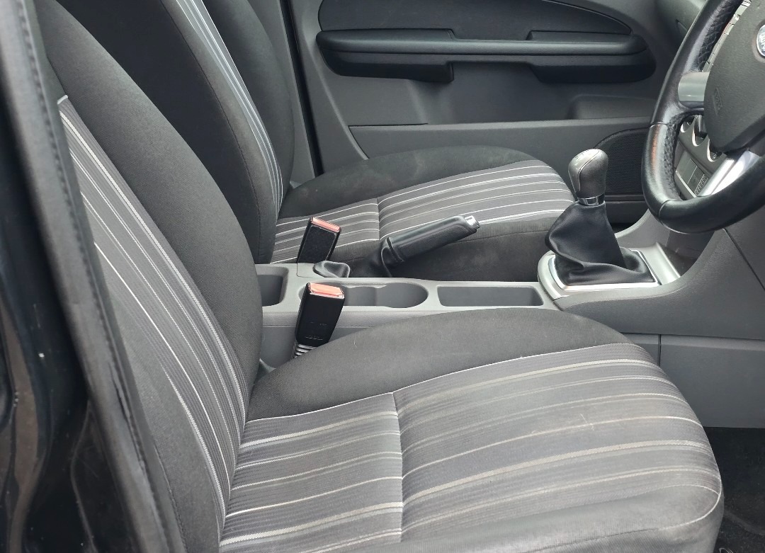 Used Ford Focus 2010 for sale - 76662456: Photo 10