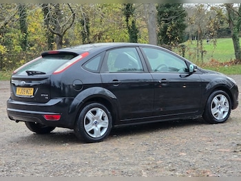 Used Ford Focus 2010 for sale - 76662456: Photo