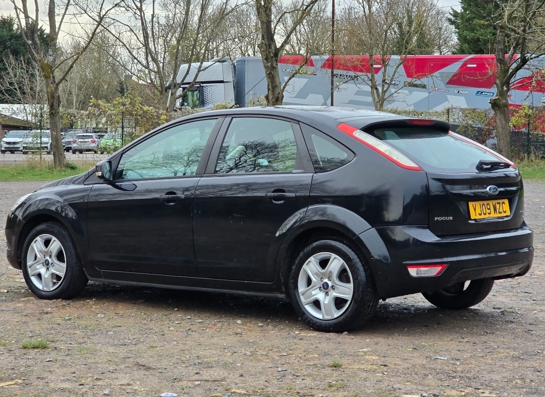 Used Ford Focus 2010 for sale - 76662456: Photo 4