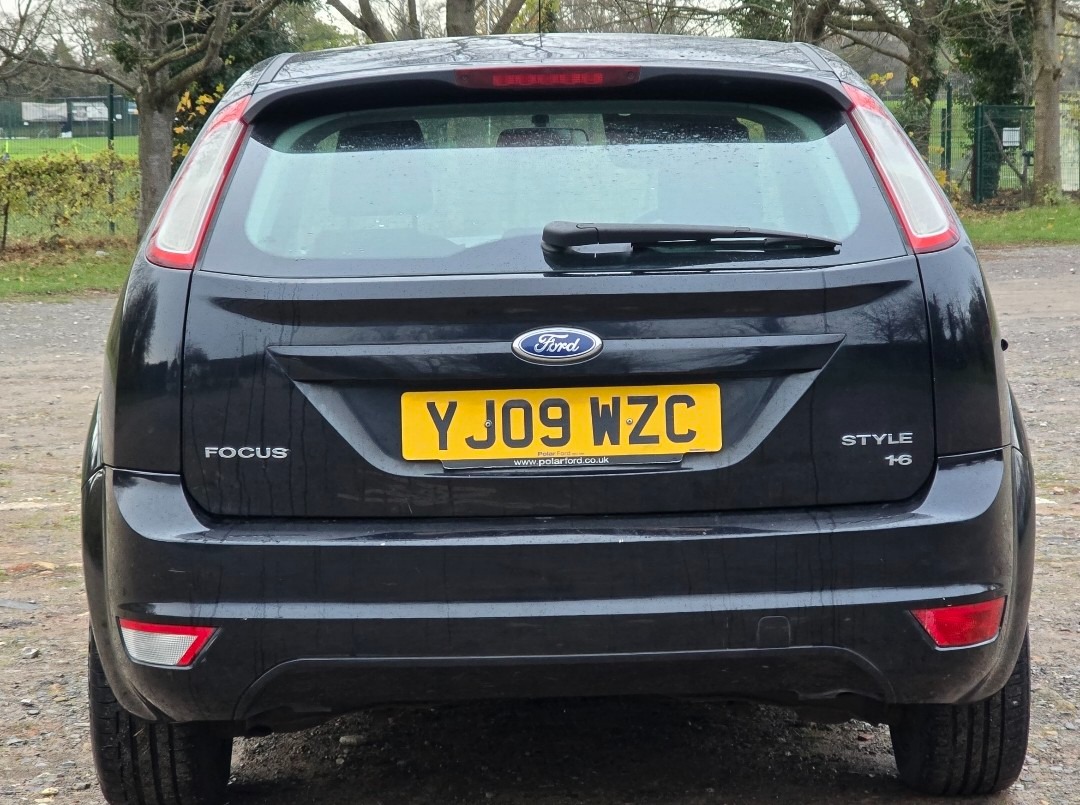 Used Ford Focus 2010 for sale - 76662456: Photo 8