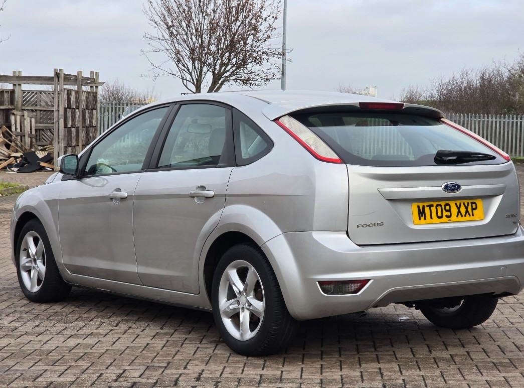 Used Ford Focus 2009 for sale - 77629410: Photo 2