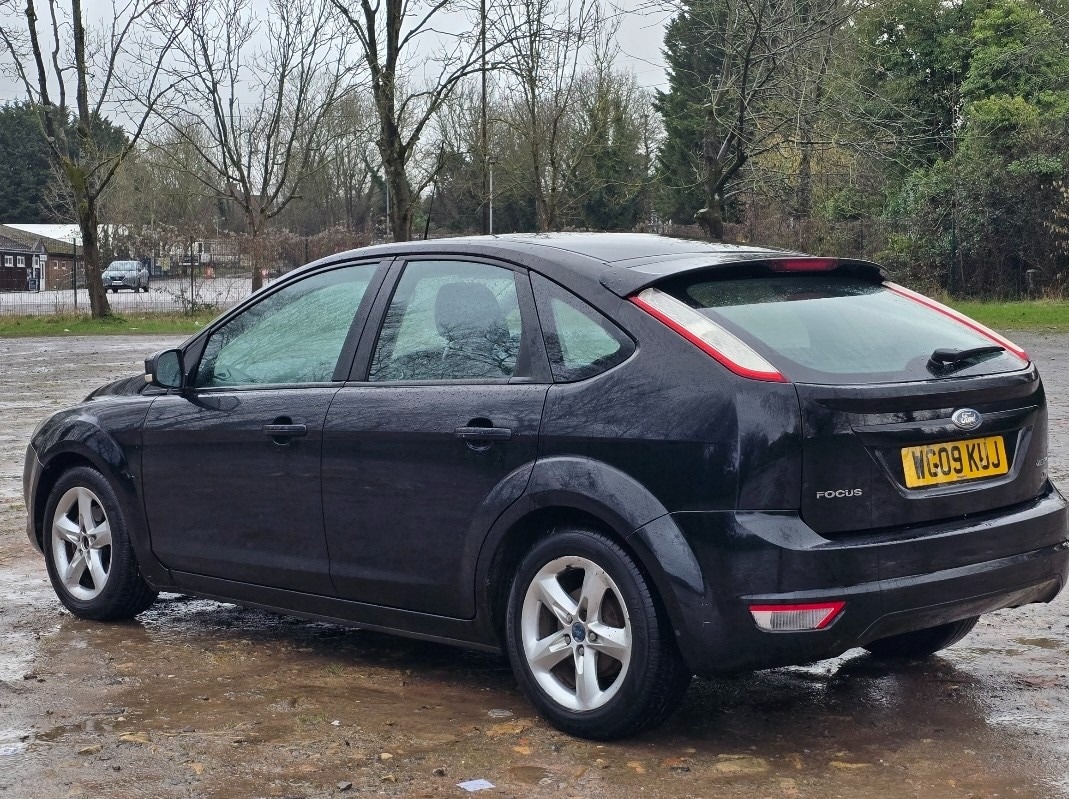 Used Ford Focus 2009 for sale - 77477974: Photo 2