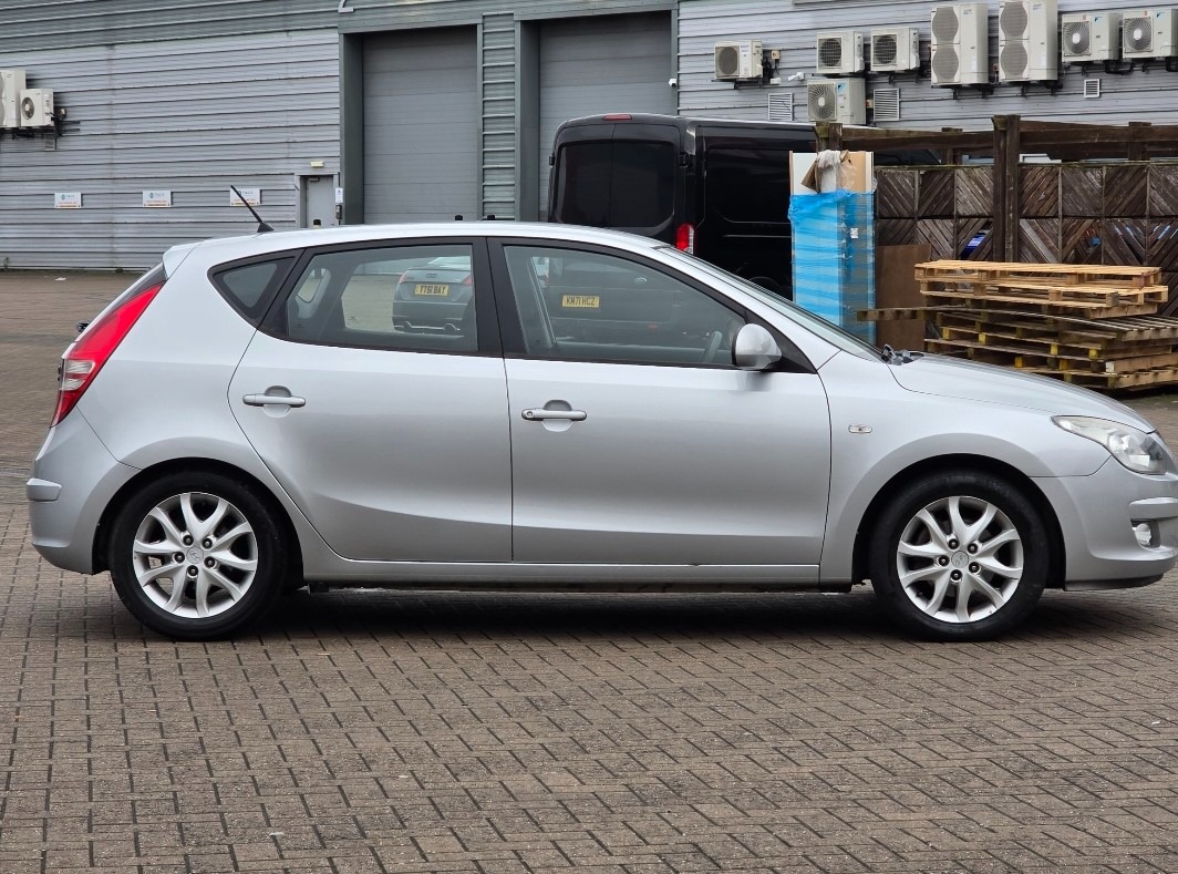 Used Hyundai i30 2010 for sale - 77392750: Photo 5