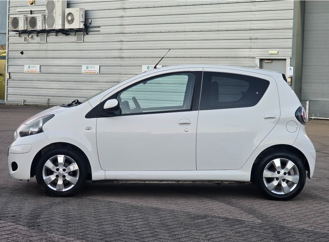 Used Toyota AYGO 2011 for sale - 77921586: Photo 6