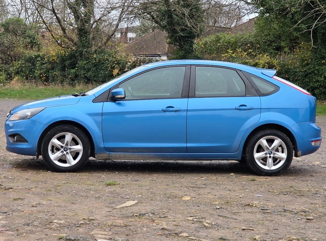 Used Ford Focus 2010 for sale - 76662465: Photo 5