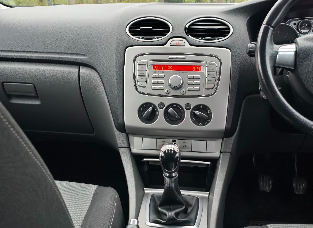 Used Ford Focus 2010 for sale - 76662465: Photo 9