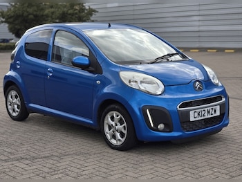 2012 - 1.0i VTR+ 5dr. 1 YEAR MOT. SERVICE HISTORY. PRIVACY GLASS.