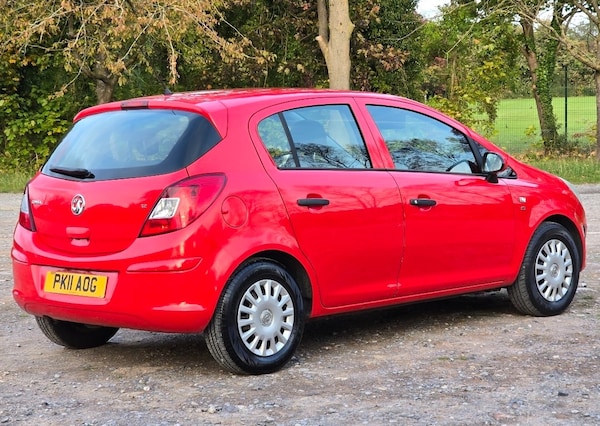 Used Vauxhall Corsa 2011 for sale - 76197252: Photo 2