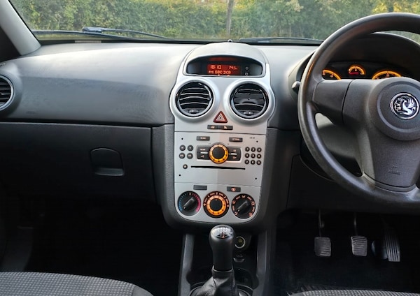 Used Vauxhall Corsa 2011 for sale - 76197252: Photo 9