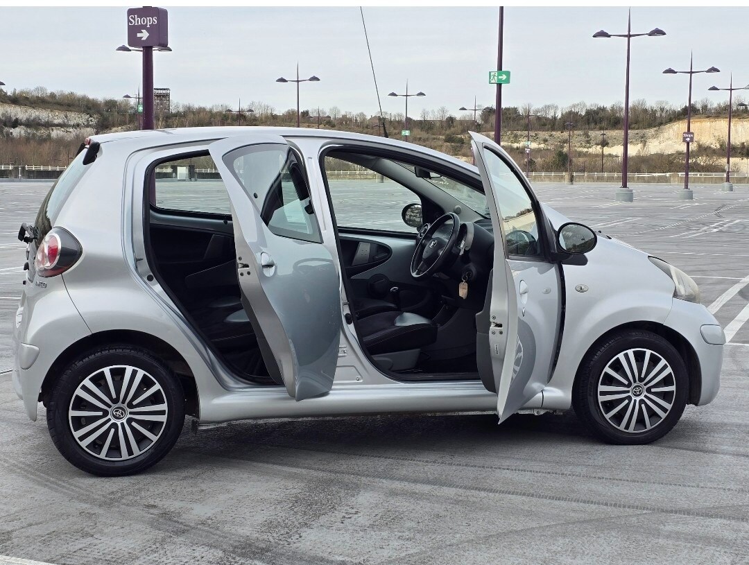 Used Toyota AYGO 2012 for sale - 77584170: Photo 12