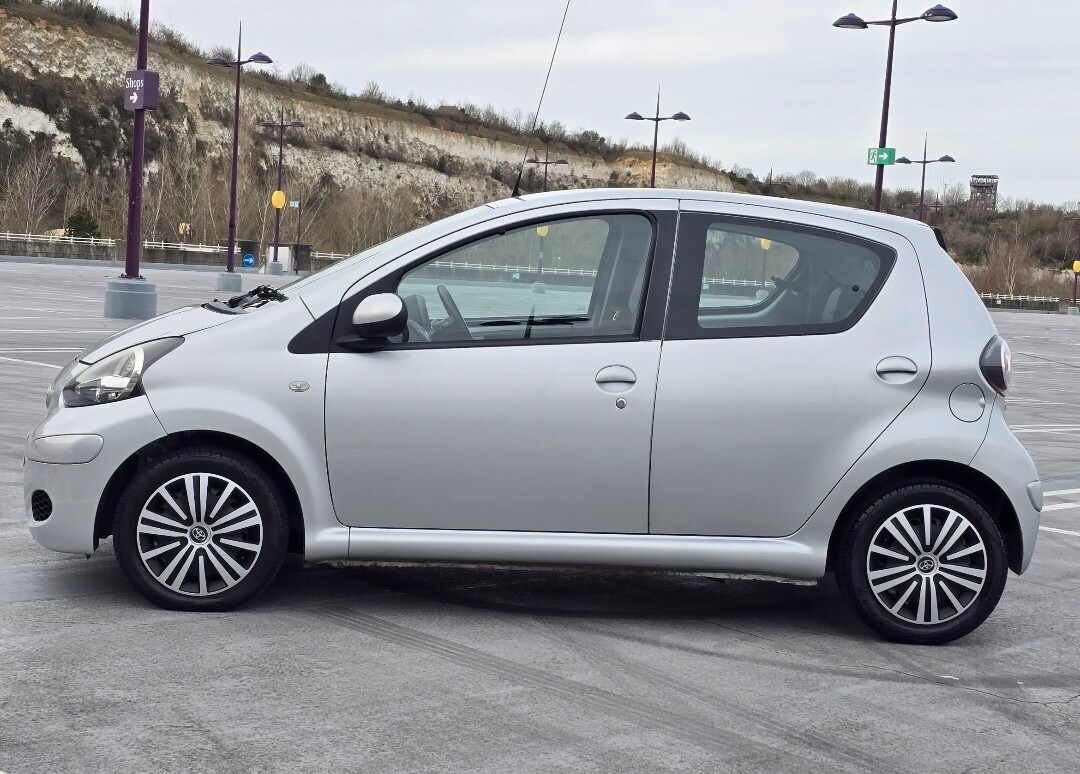 Used Toyota AYGO 2012 for sale - 77584170: Photo 6