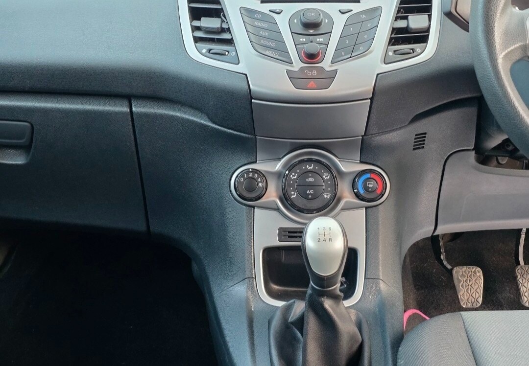 Used Ford Fiesta 2010 for sale - 76567827: Photo 9