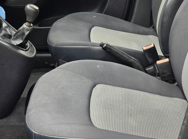 Used Hyundai i10 2010 for sale - 76130972: Photo 10