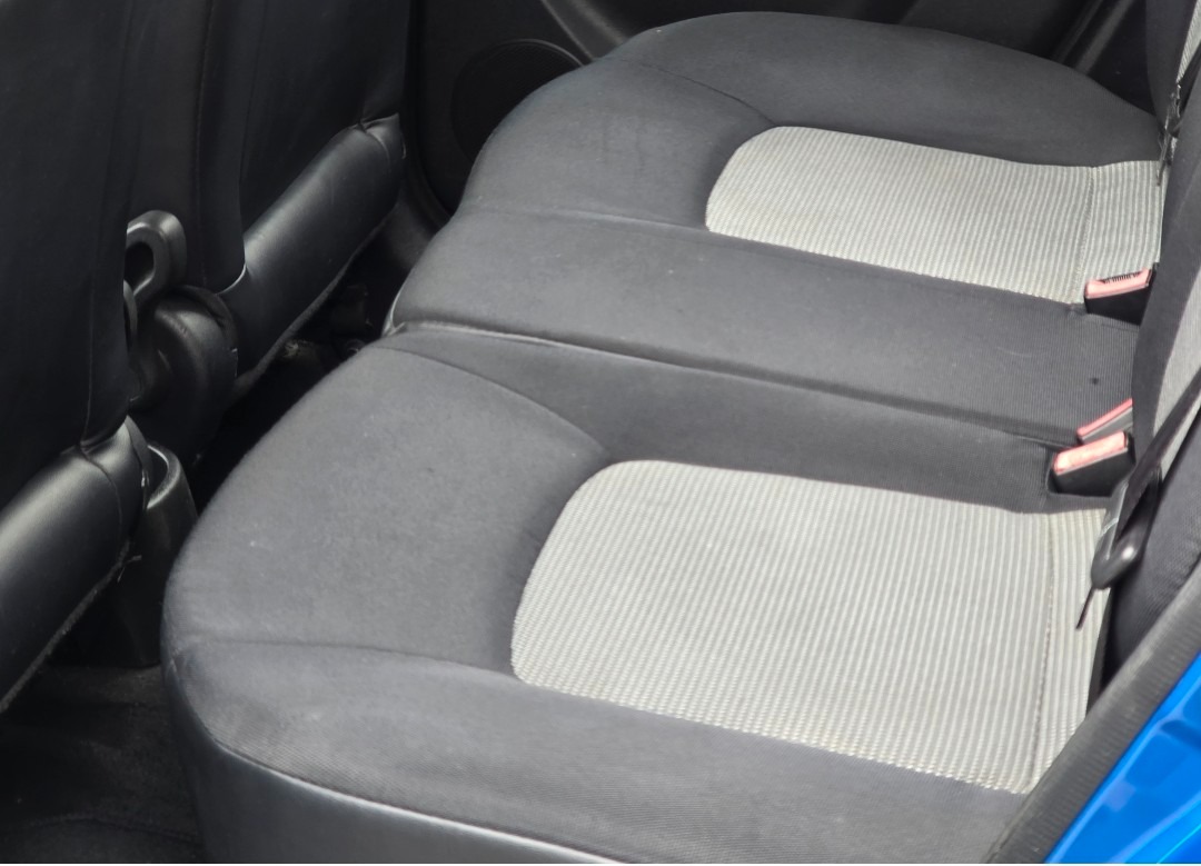 Used Hyundai i10 2010 for sale - 76130972: Photo 9